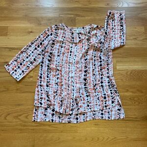 Dana Buchman Blouse Black, coral 3/4 Sleeves Sz M hi/low pleated